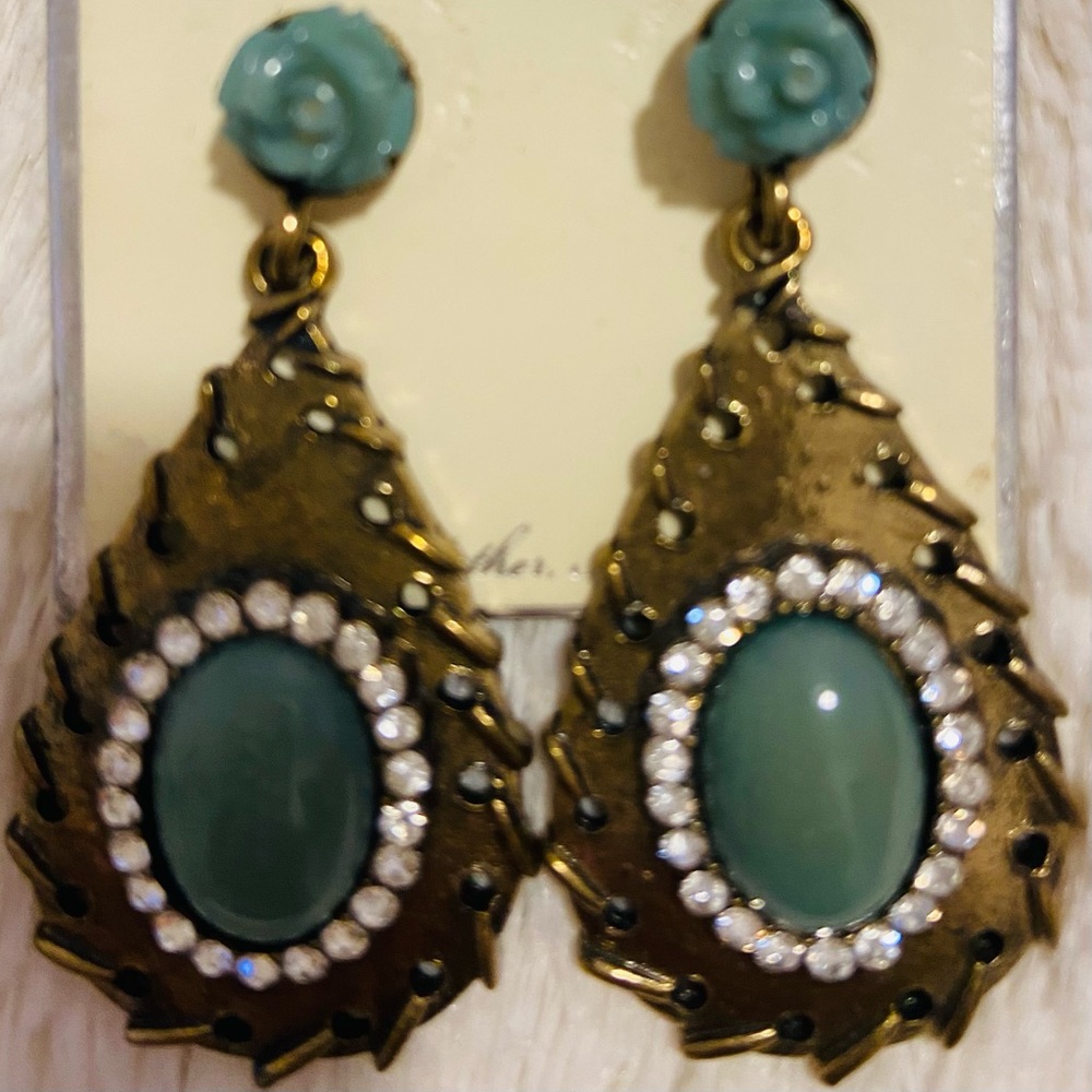 NEW: Fashion Jewelry with Gold, Green and Diamonds.